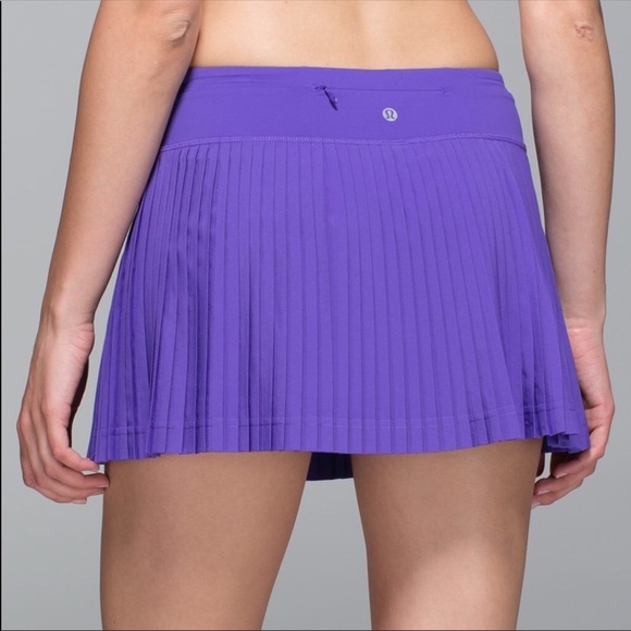 lululemon athletica Dresses & Skirts - Lululemon Pleat to Street Workout Skirt Size 4
